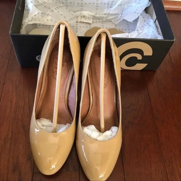 Corso Como Nude Patent Leather Almond Toe Pumps Size 7 M - Picture 8 of 10